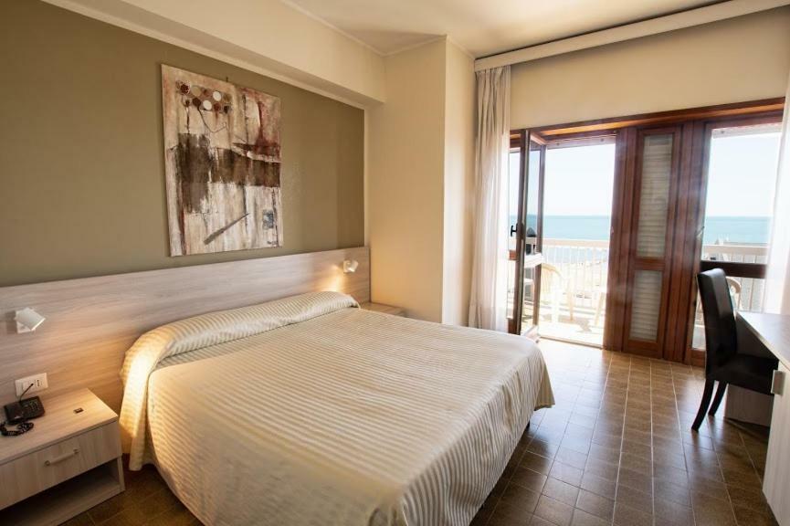 Hotel Scacciapensieri Nettuno Zewnętrze zdjęcie