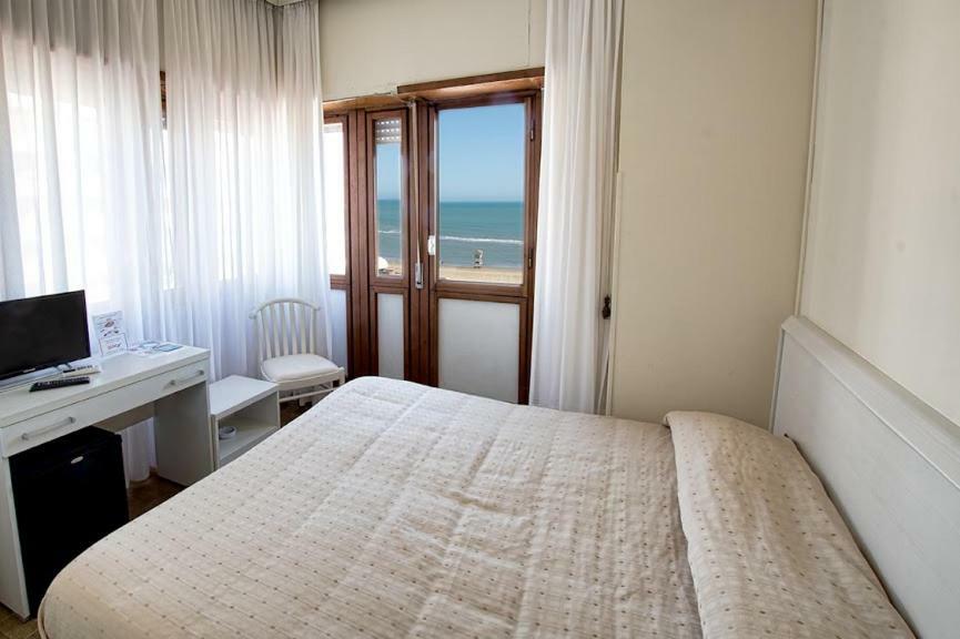 Hotel Scacciapensieri Nettuno Zewnętrze zdjęcie