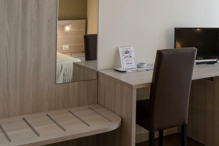 Hotel Scacciapensieri Nettuno Zewnętrze zdjęcie