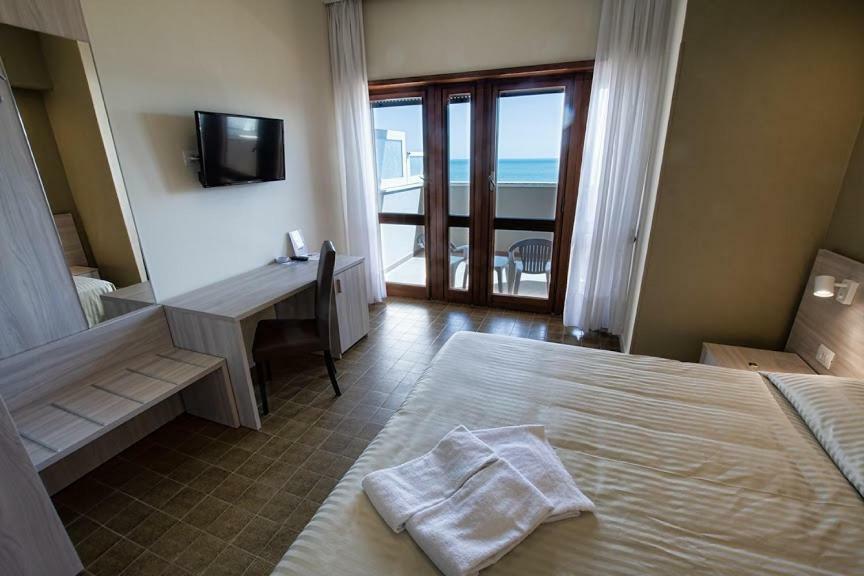 Hotel Scacciapensieri Nettuno Zewnętrze zdjęcie