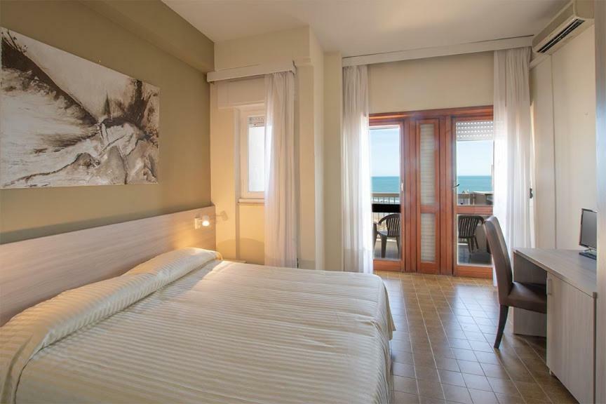 Hotel Scacciapensieri Nettuno Zewnętrze zdjęcie
