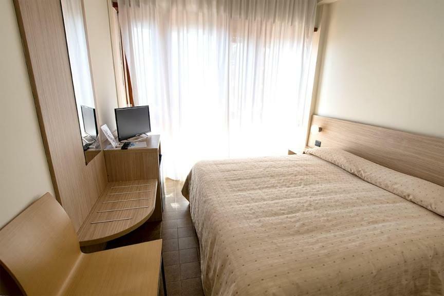 Hotel Scacciapensieri Nettuno Zewnętrze zdjęcie